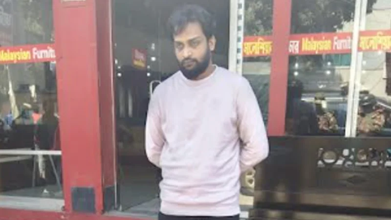 দেশীয় অস্ত্রসহ সাদ্দাম গ্রেপ্তার